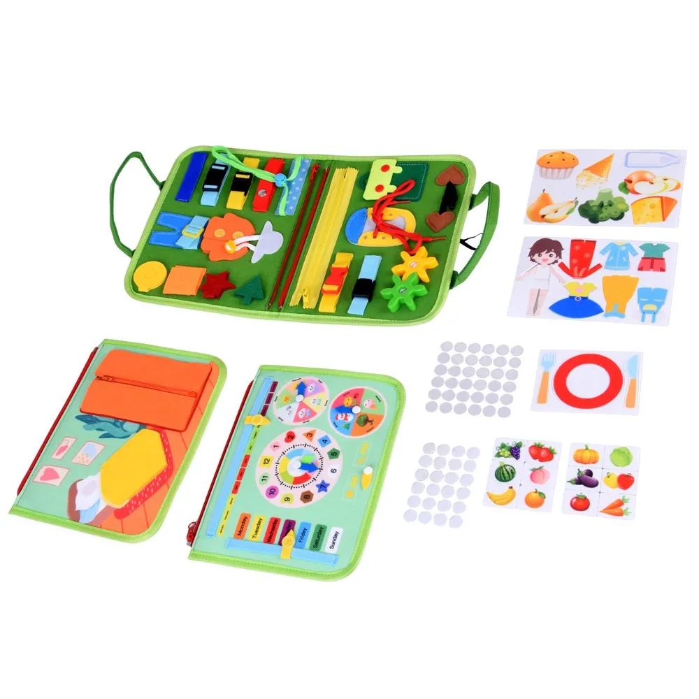 Zbliżenie na stronę książeczki przedstawiającą zegar i kalendarz