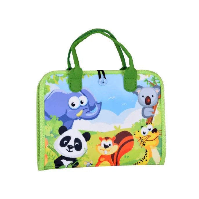 Filcowa laleczka i ubranka do przebierania jako element zestawu