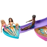 zbliżenie na górny pokład motorówki z miejscem do relaksu