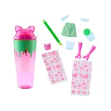 Osiem ukrytych dodatków Barbie Pop Reveal rozłożonych obok lalki