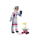 Zbliżenie na realistyczny kombinezon astronautki Barbie