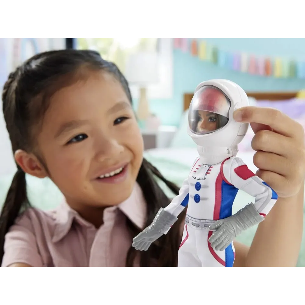 Barbie w trakcie symulowanej eksploracji planety