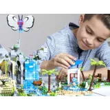 fragment tropikalnej scenerii z jezioriem i fragmentem plaży z klocków