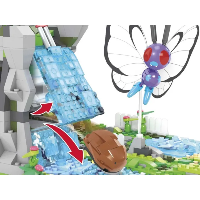 domek w stylu Pokémon z charakterystycznym kolorowym dachem z klocków