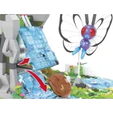 domek w stylu Pokémon z charakterystycznym kolorowym dachem z klocków