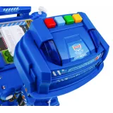 zestaw zawierający dwa pojazdy i helikopter obok parkingu