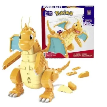 model Dragonite z ruchomymi skrzydłami na tle jasnego podłoża