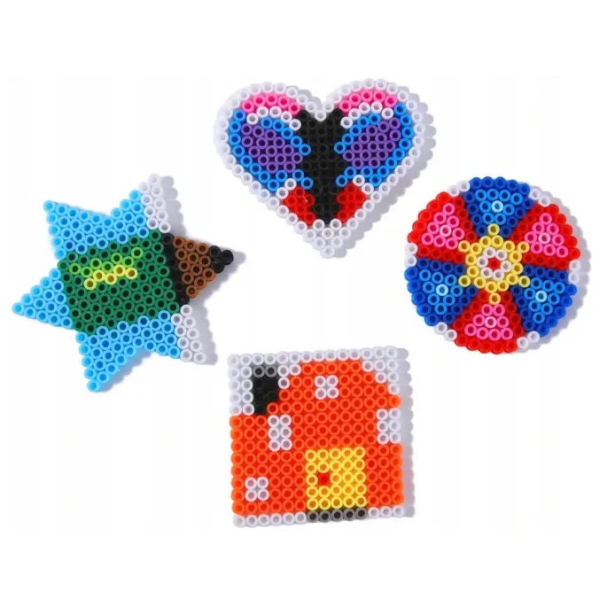 Detal zbliżenie na koraliki o różnych barwach