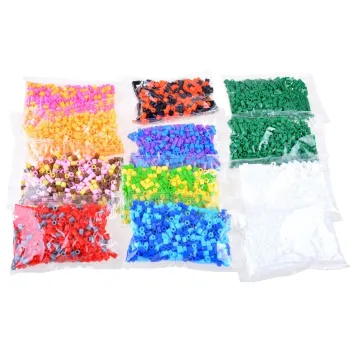 Kreatywny czas z zestawem koralików – przykładowa scenka zabawy