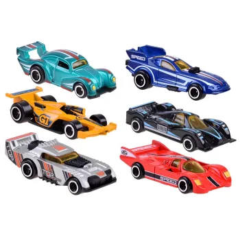 zestaw znaków drogowych obok metalowych samochodów