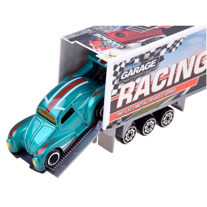 autka ustawione na przyczepie ciężarówki podczas załadunku