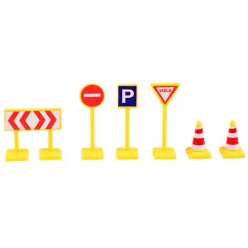 komplet pojazdów i znaków drogowych ułożony obok siebie