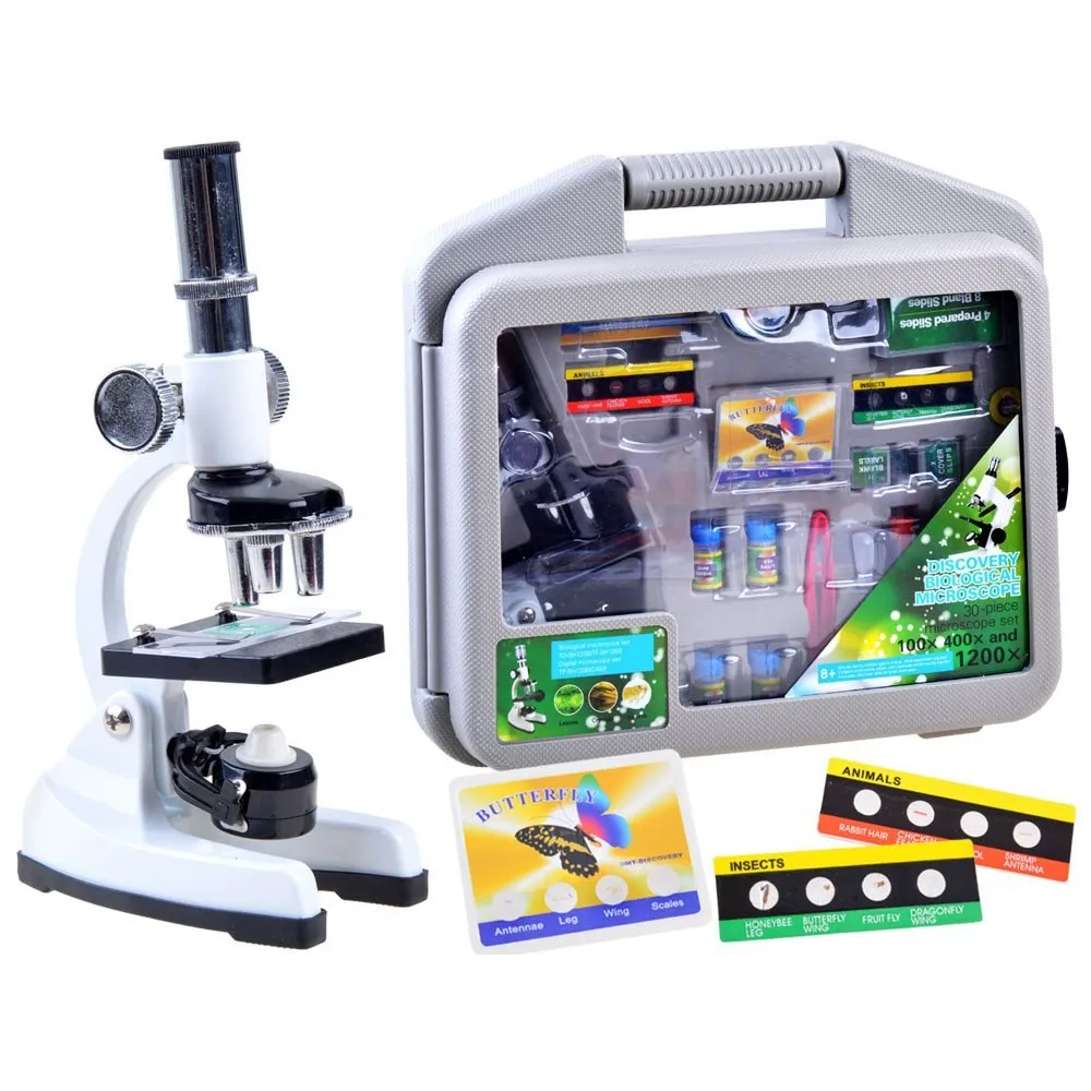 metalowy mikroskop zestaw młodego naukowca na jasnym tle