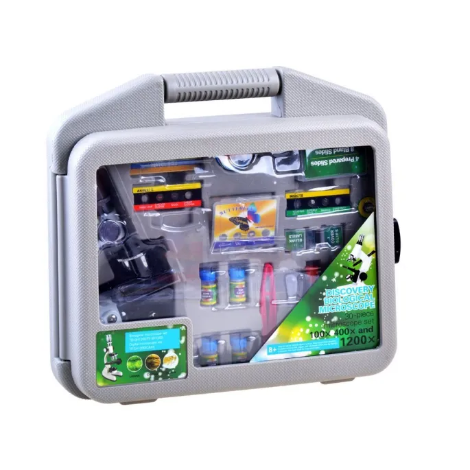 wszystkie elementy zestawu edukacyjnego rozłożone na stole