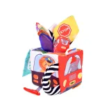 zbliżenie na kolorowe miękkie elementy kostki sensorycznej