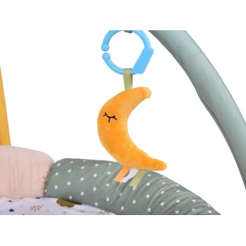 Mata rozłożona na podłodze gotowa do zabawy i odpoczynku dla niemowląt