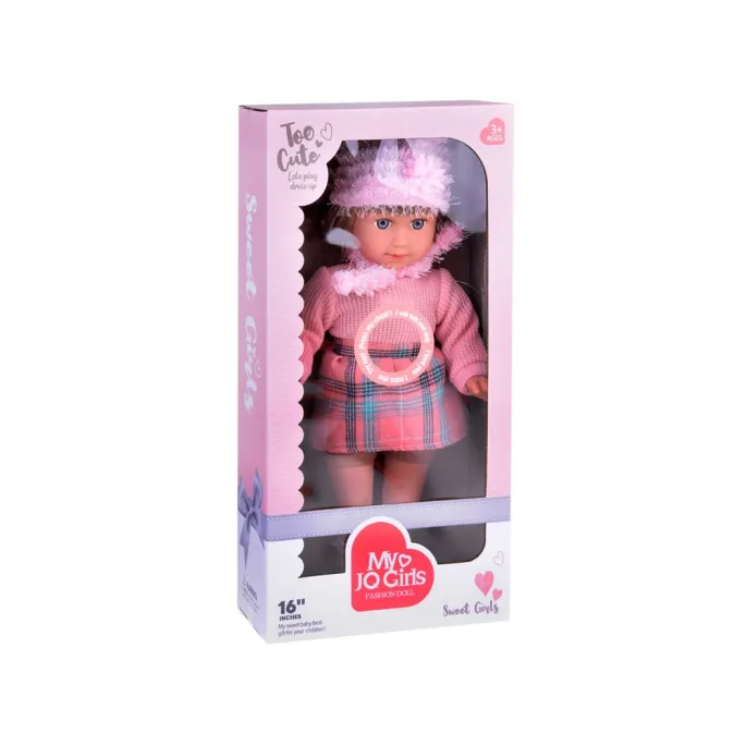 dziecko trzyma lalkę Kate podczas zabawy i nauki angielskiego