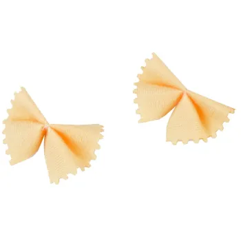 plastikowa łyżka, widelec i butelka sosu z kompletu