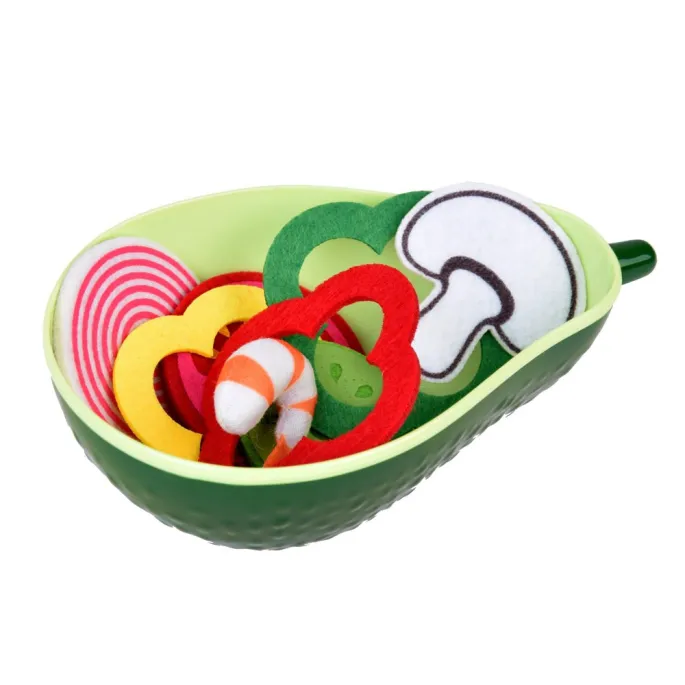 zestaw warzyw w dwóch odcieniach zieleni w misce awokado