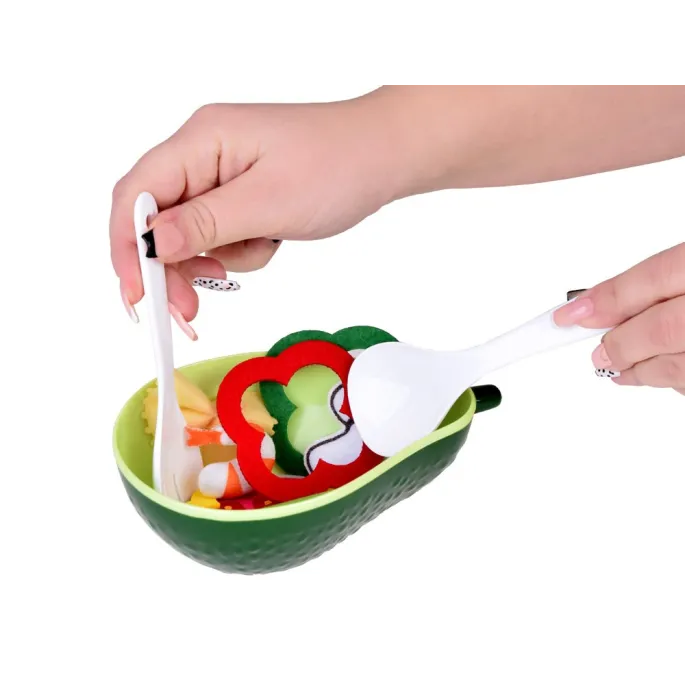 komplet akcesoriów do przygotowania sałatki przez dzieci