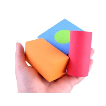 kolorowe bloki piankowe zapakowane w kartonowe opakowanie