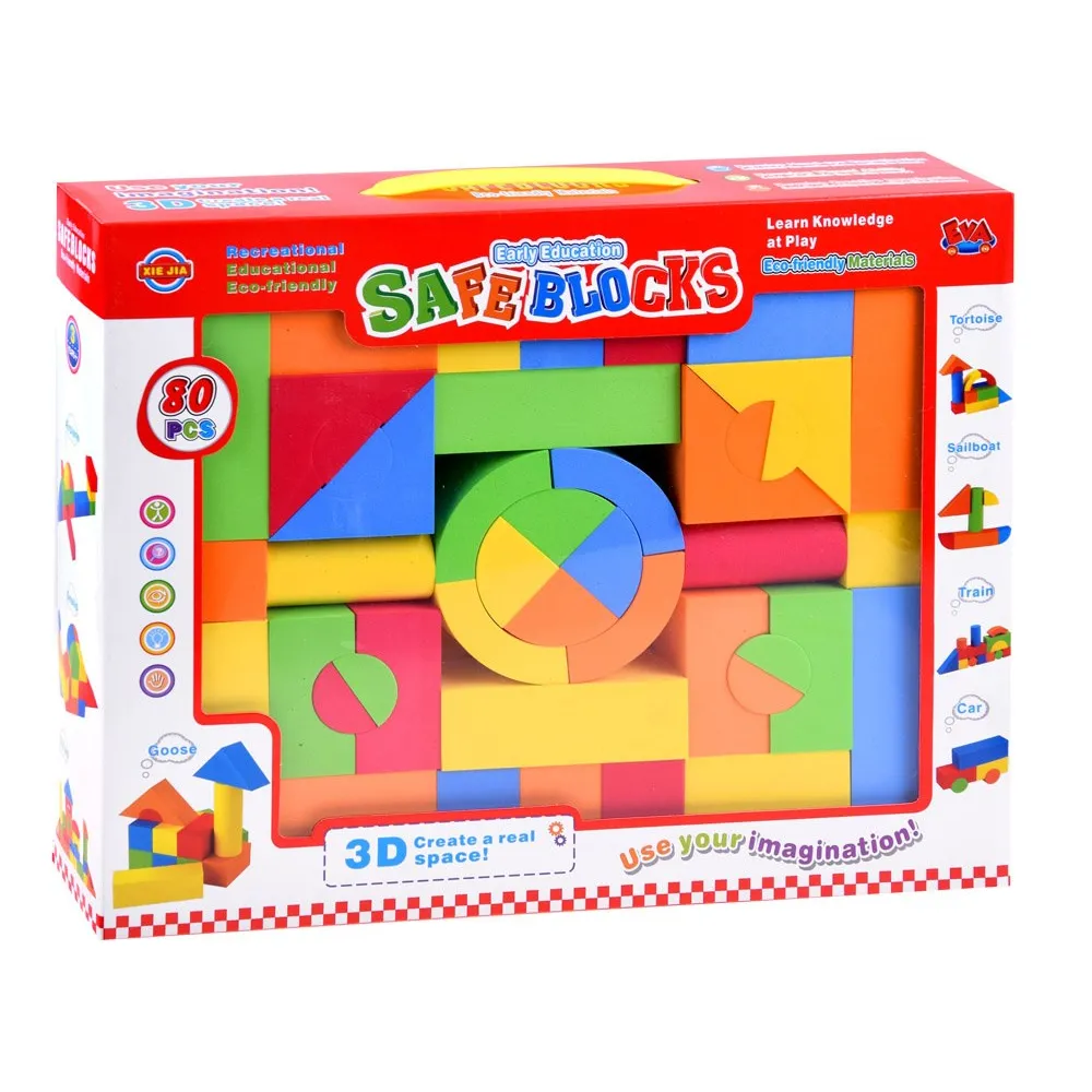 widok kąpieli z lewitującymi klockami piankowymi w wodzie