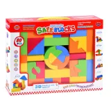 widok kąpieli z lewitującymi klockami piankowymi w wodzie