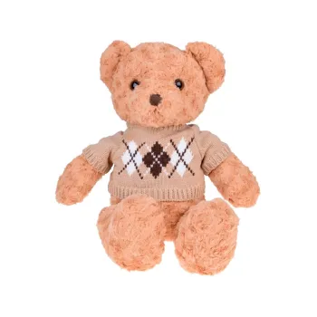 miś pluszowy prezentowany w całości na tle dziecięcego pokoju