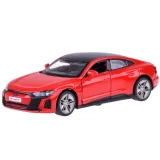 Zbliżenie na czarny dach metalowego modelu Audi RS e-tron GT