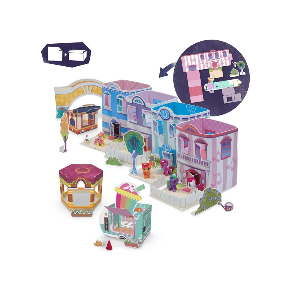 Otwarte wnętrze Kryształowej Latarni z pięcioma figurkami