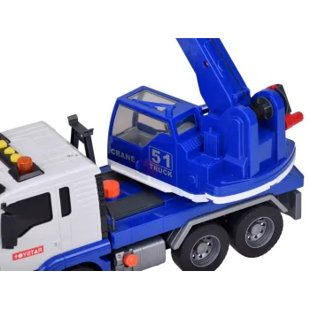 widok dźwigu z napędem pull-back na gładkiej powierzchni