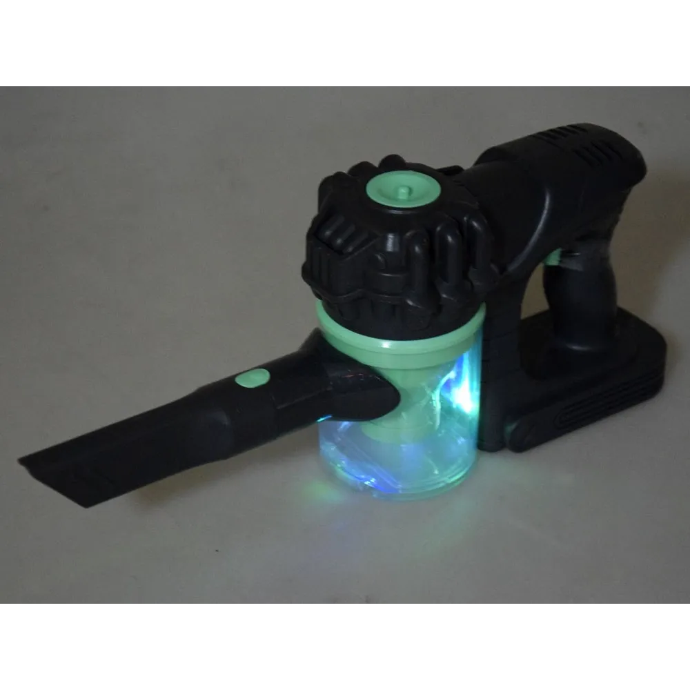 długa końcówka odkurzacza dziecięcego podczas zabawy