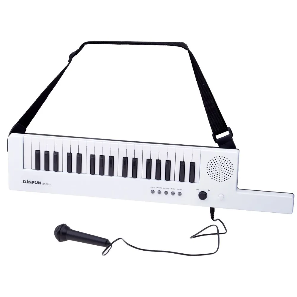 widok całego zestawu keyboard z mikrofonem i paskiem