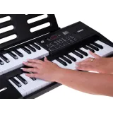 panel z pokrętłami i przyciskami funkcyjnymi keyboardu muzycznego