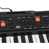 Elektroniczny keyboard SD-S850 ustawiony na stojaku gotowy do gry