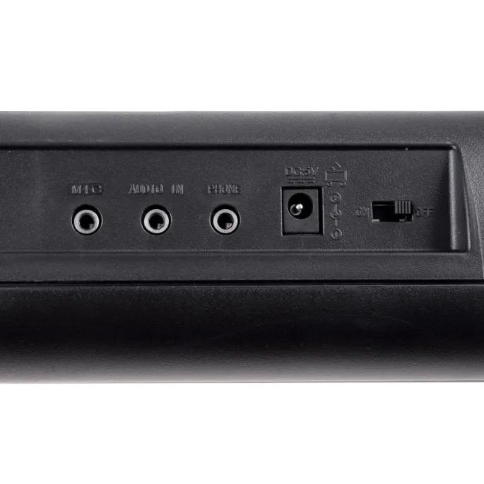 Keyboard SD-S850 podczas zabawy muzycznej w domowym otoczeniu