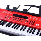 widok całego keyboardu z podstawką pod nuty