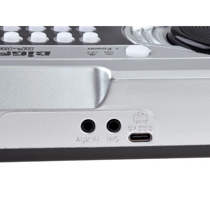 mini keyboard z podłączonym mikrofonem i kablem usb