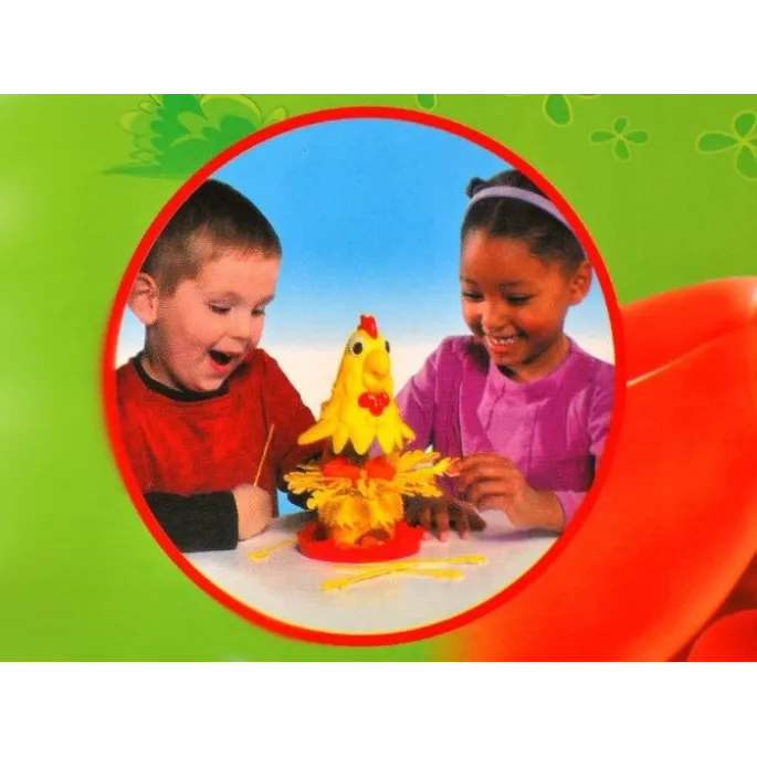 Rozłożone elementy gry Oskub Kurczaka na stole