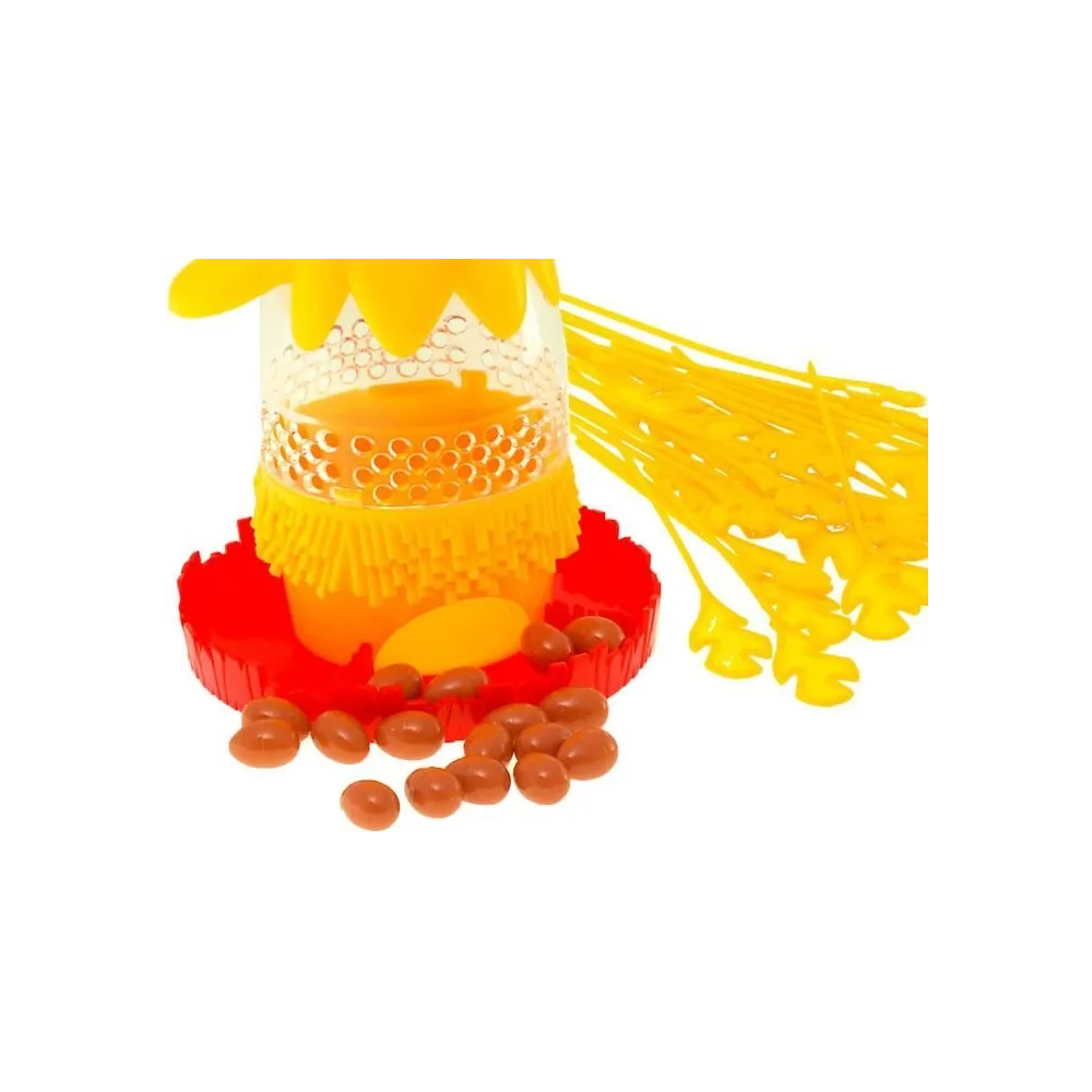 Kolorowe opakowanie gry Oskub Kurczaka z widocznymi elementami