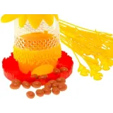 Kolorowe opakowanie gry Oskub Kurczaka z widocznymi elementami