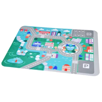 duża mata z puzzli przedstawiająca ulice i roślinność miasteczka