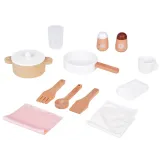 zestaw kuchenny z patelnią, garnkiem, kubkiem i przyprawami drewnianymi