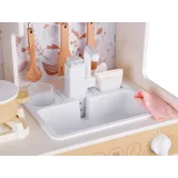 zbliżenie na dekoracyjny kwiatowy wzór na frontach kuchni