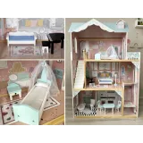 łazienka z wanną w drewnianym domku dla lalek