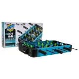 zbliżenie na obracane uchwyty piłkarzyków i manualny licznik punktów