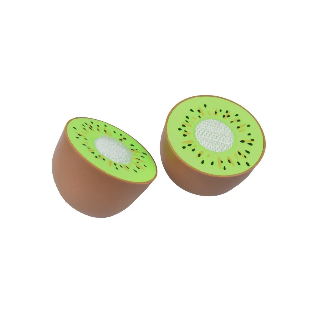 zbliżenie na kolorowego arbuza z nożem z zestawu dziecięcego