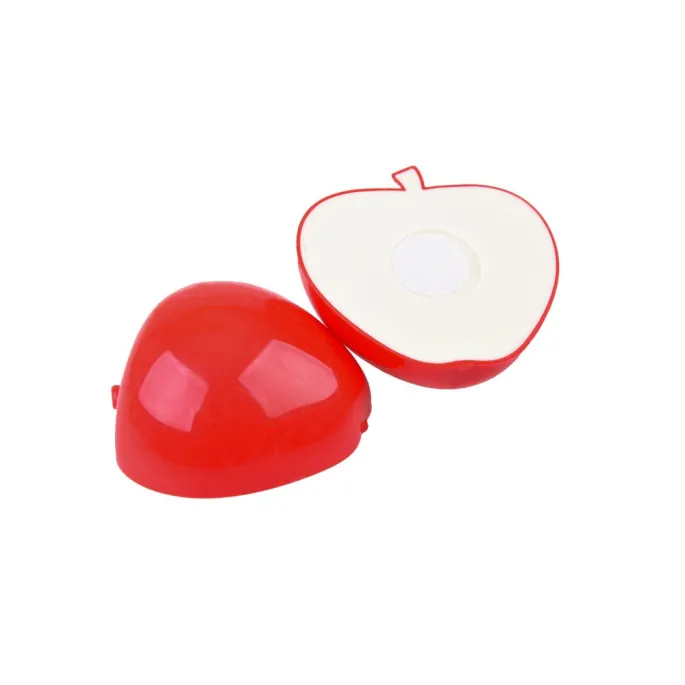 dziecięcy nóż plastikowy i kiwi jako element zabawki kuchennej