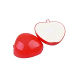 dziecięcy nóż plastikowy i kiwi jako element zabawki kuchennej