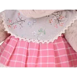 wyrazista twarz misia z brązowym noskiem i neutralnym pyszczkiem